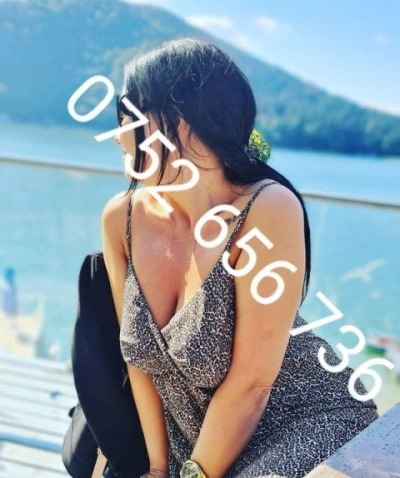 Andra, fata pasionala din Sector 4, te asteapta cu forme seducatoare