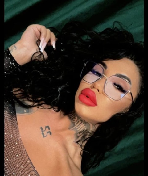 Bruneta sexy din Oradea ofera intalniri de neuitat