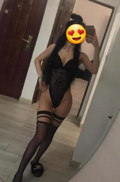 Descopera Bruneta Eleganta din Bacau – O Escapada de Neuitat