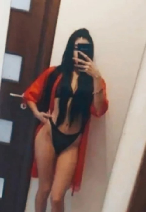 Descopera Bruneta Incantatoare din Reghin