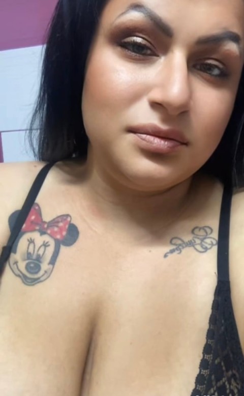 Descopera farmecul lui Karyna din Targoviste – Disponibila pentru o experienta de neuitat