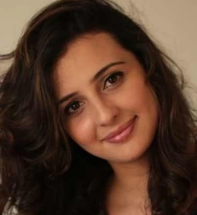 Descopera o Experienta Autentica cu o Domnisoara din Petrosani