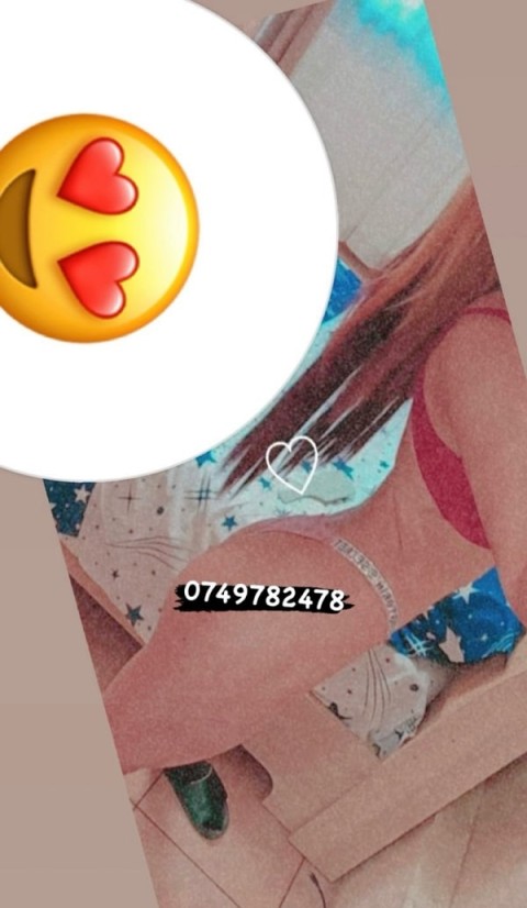 Descopera Pasiunea la Petrosani cu Delia, Bruneta Atractiva si Eleganta