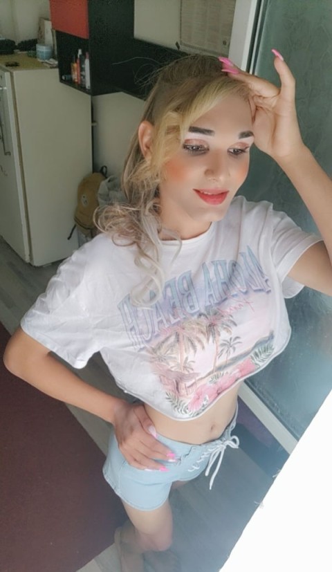 Descopera-o pe Melissa, noua senzatie din Brasov