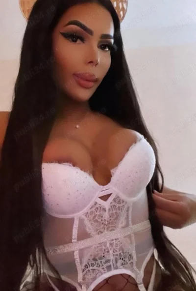 Experienta Unica cu Bruneta Naturala din Sector 3