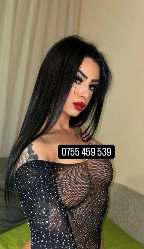 Experienta Unica cu Delia in Galati – Doar Cateva Zile Disponibila!