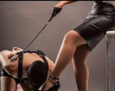 Experienta Unica cu Mistress in Sector 2 – Dominare Soft si Hard Asistata