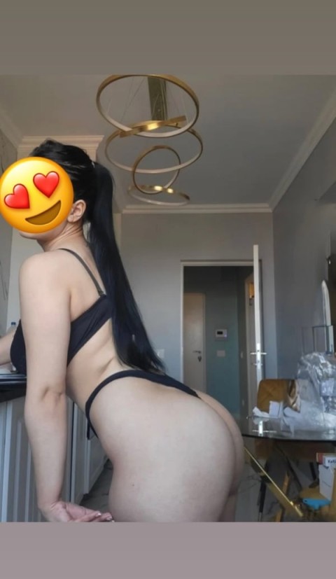 Experiente Unice cu Bruneta Pasionata din Alba Iulia – Companie de Neuitat