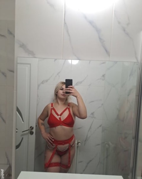 Experimenteaza momente intense cu tinere seducatoare din Iasi