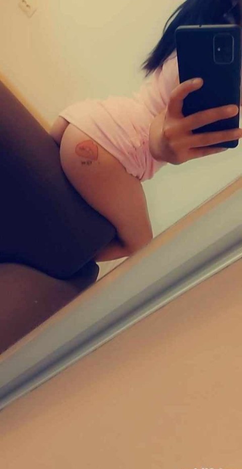 Insotitoare de lux in Botosani – Alexandra bruneta cu ochii albastri