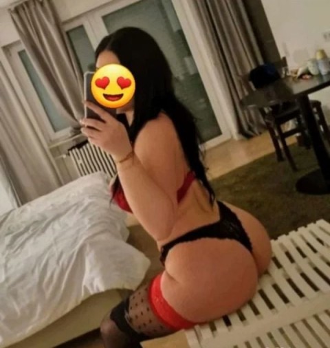 Intalneste O Bruneta Irezistibila in Arad pentru O Experienta Unica