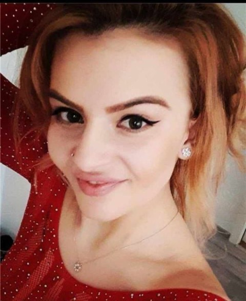 Intalneste-o pe Andra, tanara incantatoare din Suceava