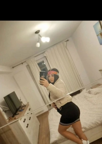 Intalneste-o pe Maya, bruneta fermecatoare din Sector 6