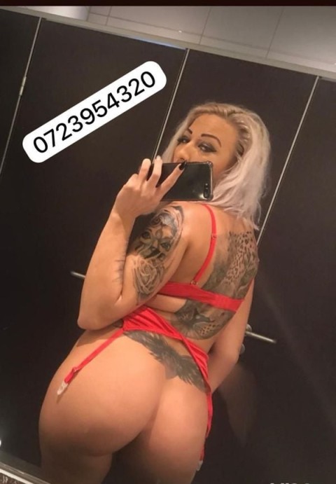 Intalneste-o pe Melly, blonda seducatoare din Arad