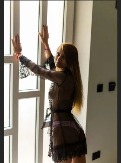 Intalnire cu o blonda sofisticata in Galati – Escorta de lux