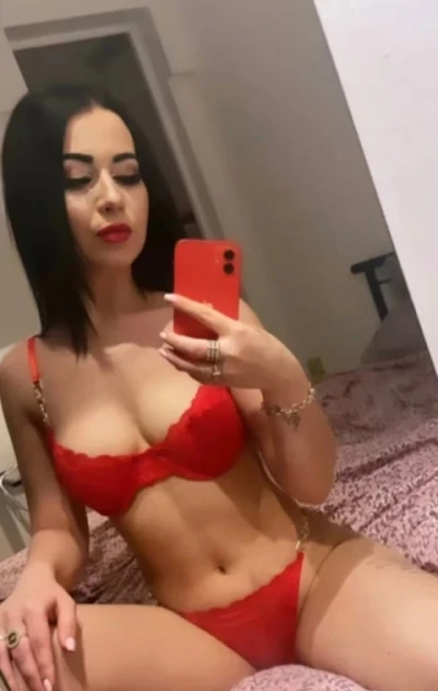 Intalnire Exclusiva cu Giuly in Craiova – Blonda cu Forme Atractive