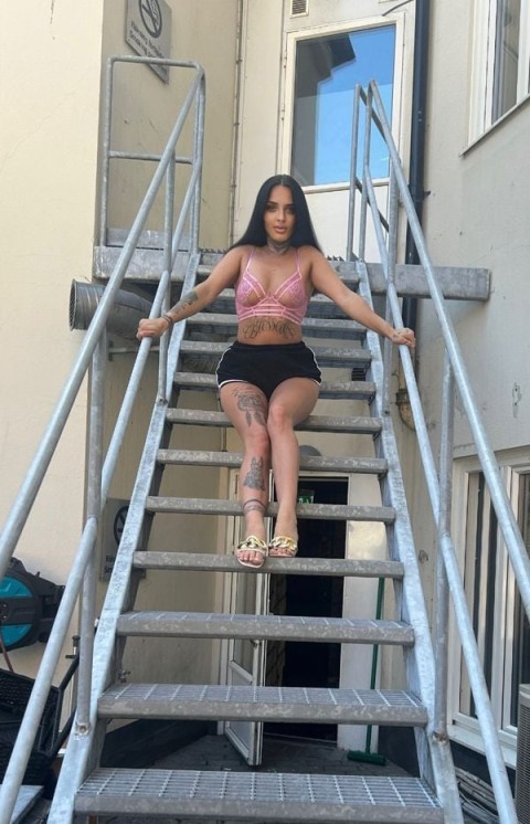 Intalniri Discrete si Incitante in Bistrita – Bruneta Eleganta Disponibila