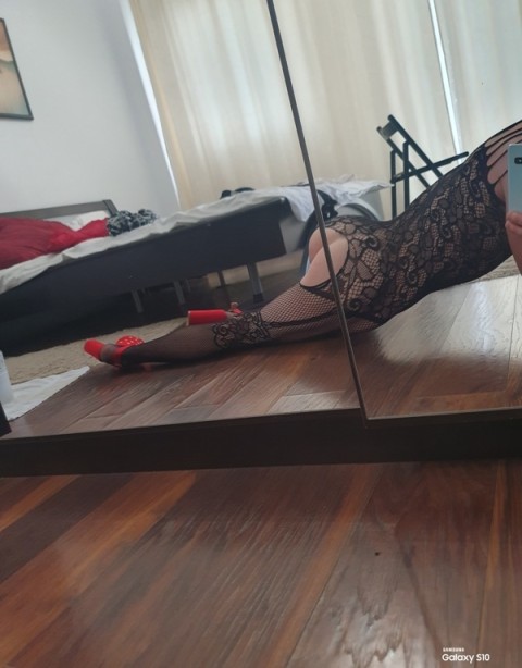 Issabella, bruneta seducatoare din Fagaras, te asteapta