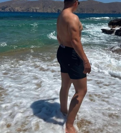 Maria, bruneta fermecatoare din Bragadiru, te asteapta pentru momente de neuitat