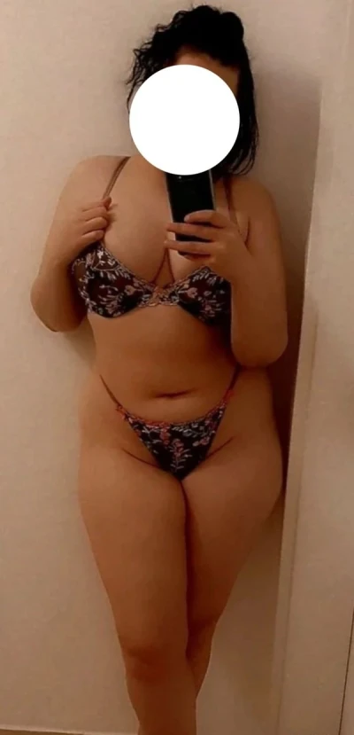 Paula, senzuala si plina de farmec in Hunedoara