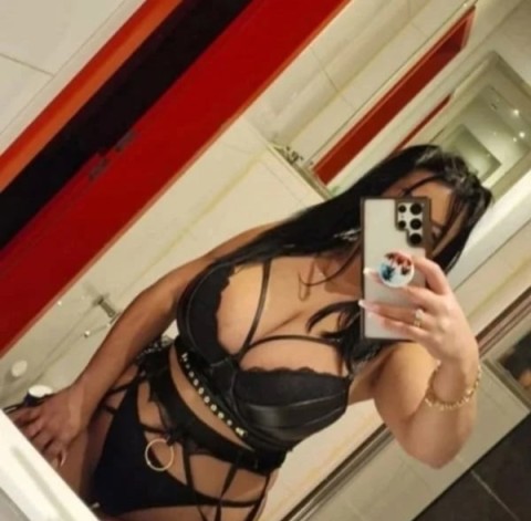 Seductie si Eleganta in Sector 3 – Escortă de Top pentru Barbati Aventurosi