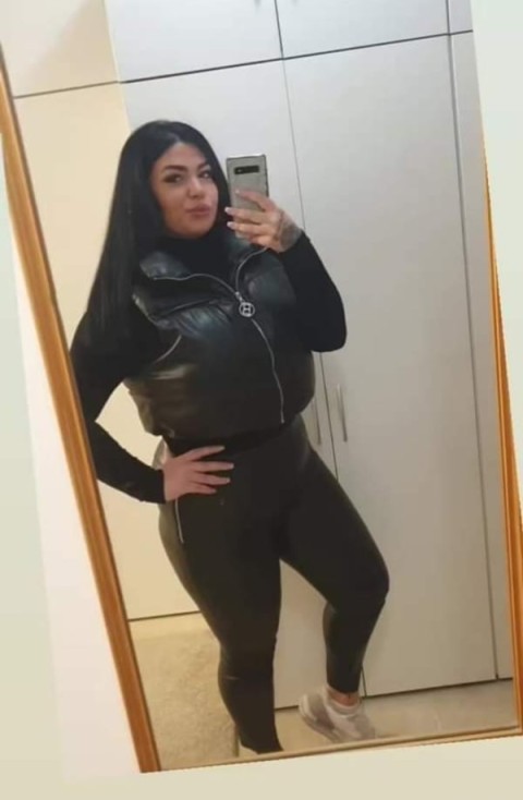 Tiffani, tanara misterioasa din Satu Mare, te asteapta